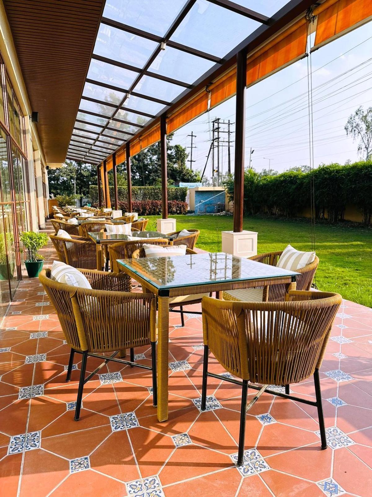 Hotel Amer Green'S Bhopal Eksteriør bilde